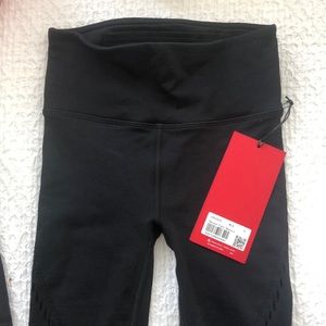 Lululemon Barry’s tights